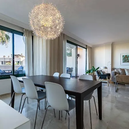 75-apartment With Views In Elviria, Apartamento