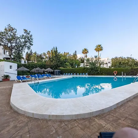 Lejlighed 75-apartment With Views In Elviria, Marbella