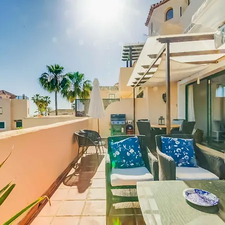 75-apartment With Views In Elviria, Marbella