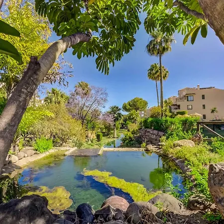 75-apartment With Views In Elviria, Lejlighed