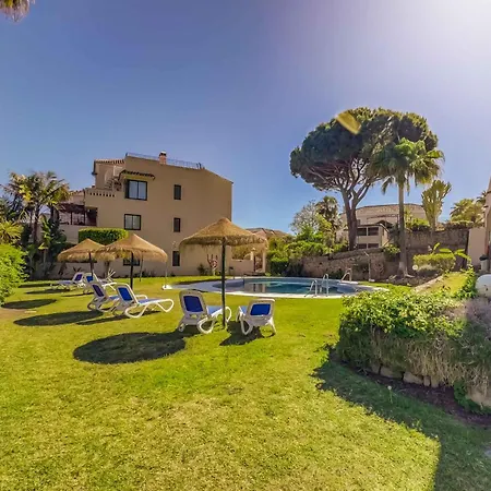 Apartamento 75-apartment With Views In Elviria,