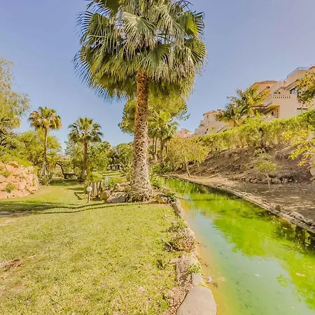 75-apartment With Views In Elviria, Lejlighed Marbella