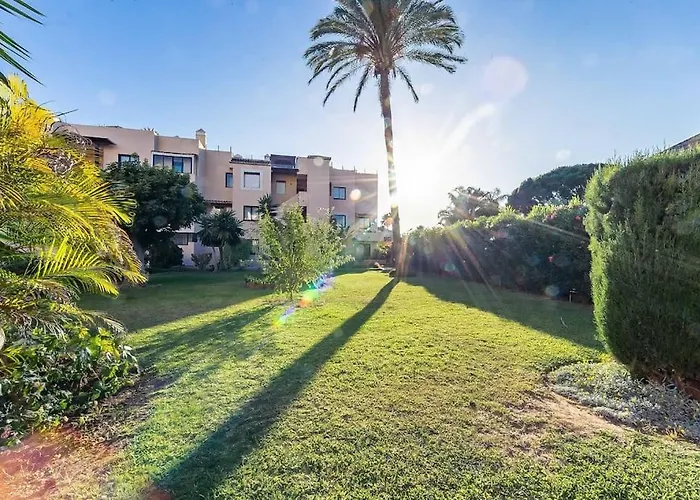 75-apartment With Views In Elviria, Lejlighed Marbella