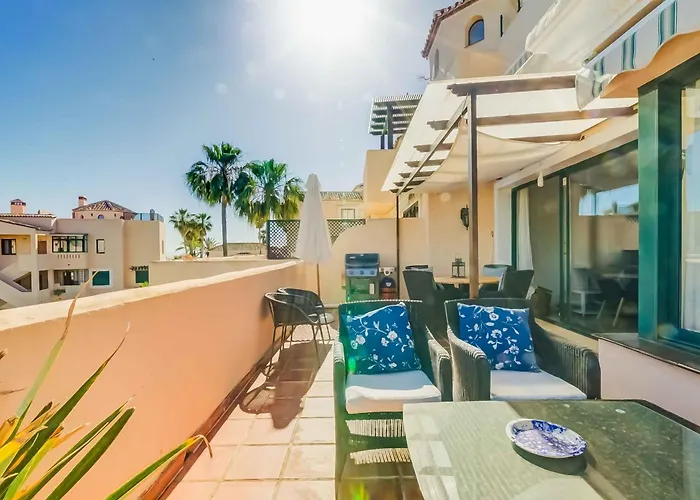 75-apartment With Views In Elviria, Marbella