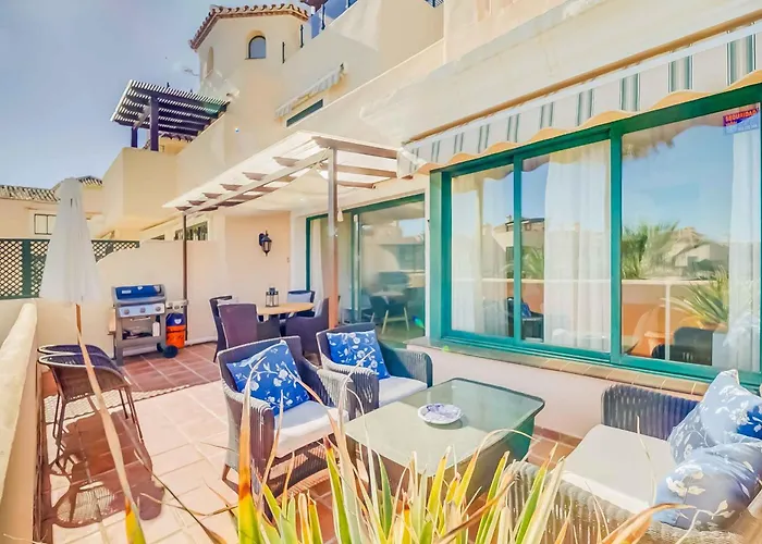 75-apartment With Views In Elviria, Lejlighed *