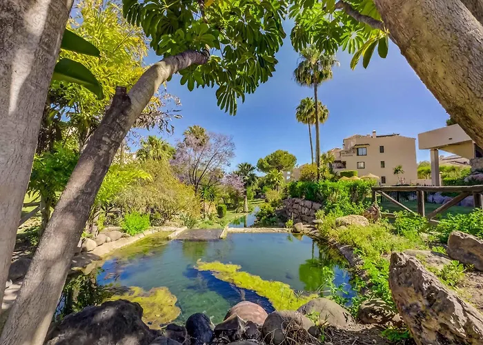 75-apartment With Views In Elviria, Lejlighed