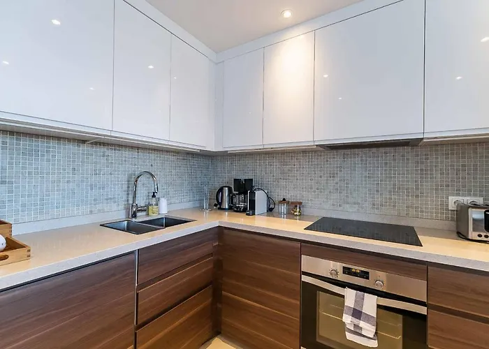 75-apartment With Views In Elviria,