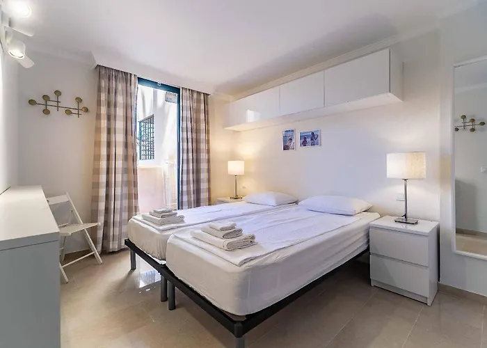 75-apartment With Views In Elviria, * Marbella