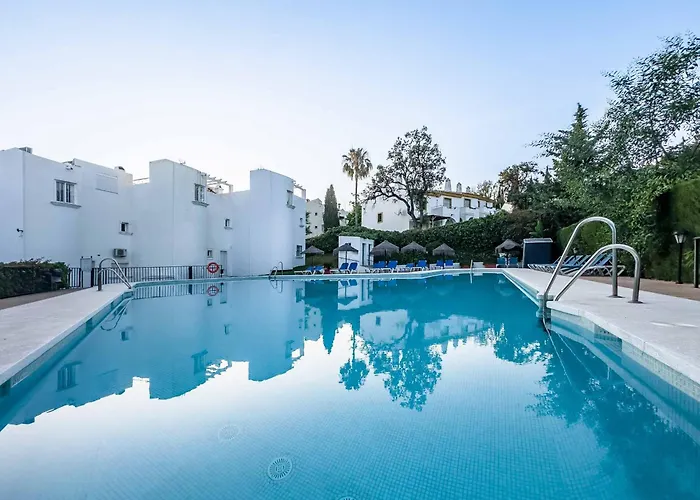 75-apartment With Views In Elviria,