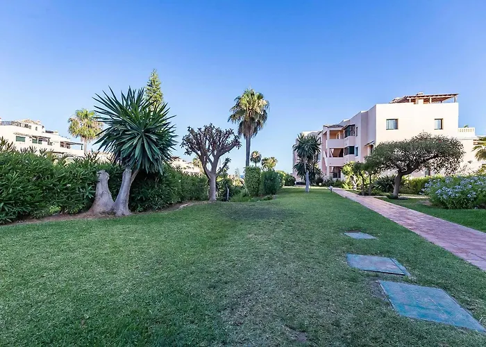 75-apartment With Views In Elviria, Marbella