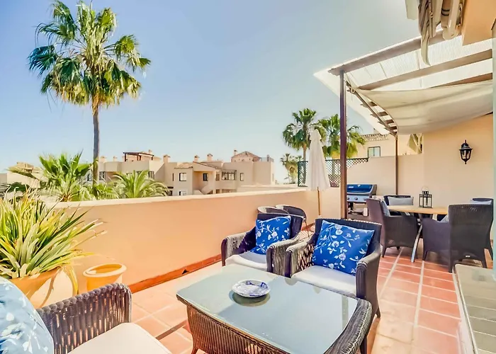 75-apartment With Views In Elviria, Marbella