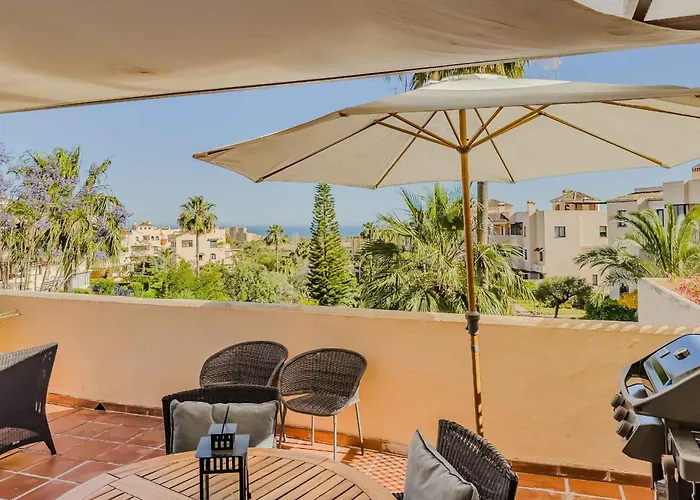 75-apartment With Views In Elviria, Daire *