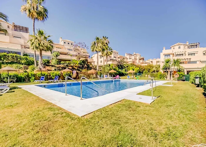 75-apartment With Views In Elviria,
