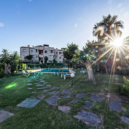 75-apartment With Views In Elviria,