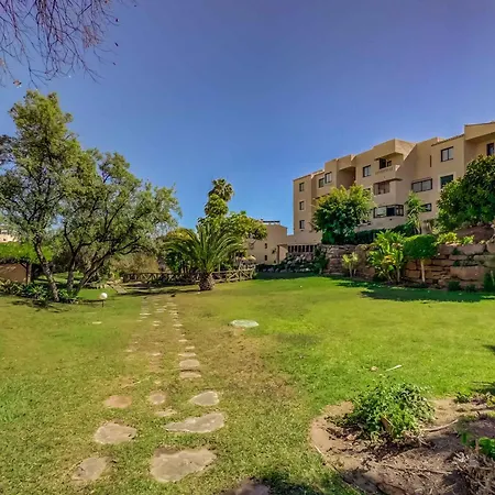 75-apartment With Views In Elviria, アパート