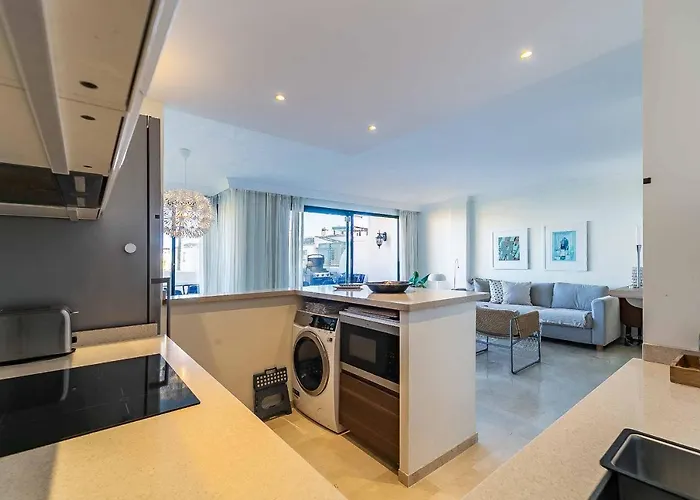 75-apartment With Views In Elviria, * マルベーリャ