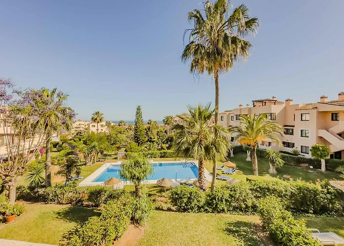 75-apartment With Views In Elviria, アパート マルベーリャ