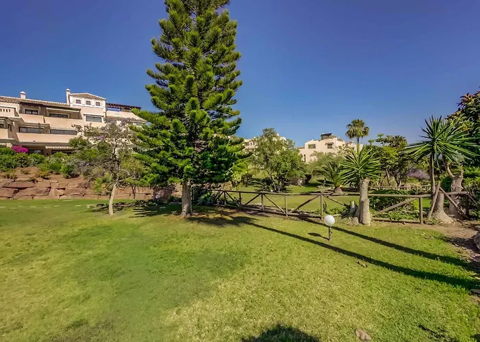 75-apartment With Views In Elviria, アパート